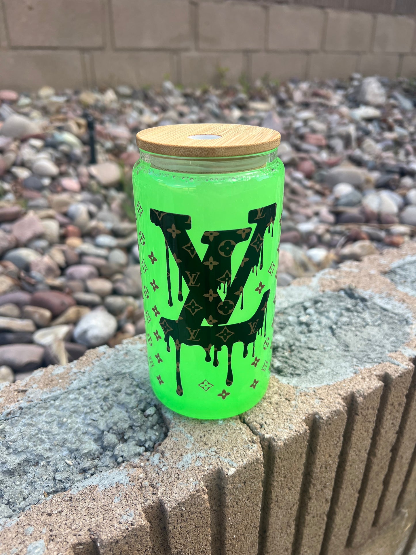 16oz Glass LV Glow in the Dark Mica Cup!